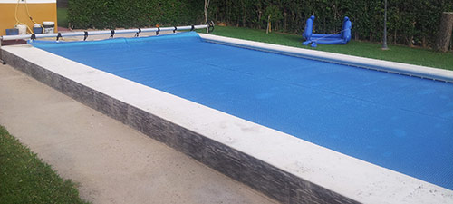 Instalacion de lonas de piscinas en Lleida.
